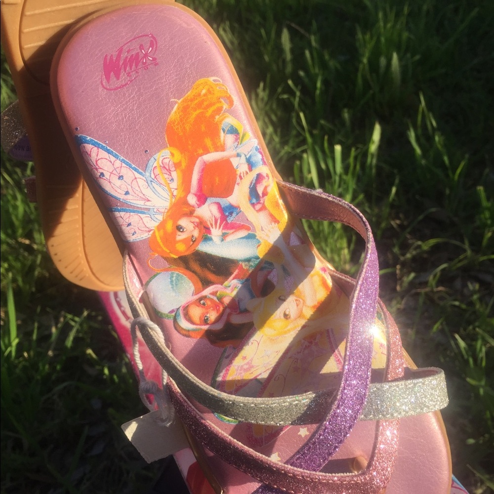 Girl’s sandals